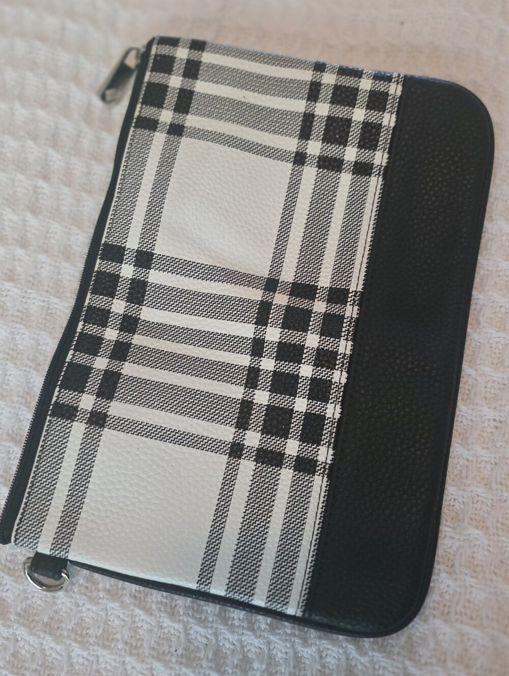 Thirty-one Rubie Mini Zip Pouch